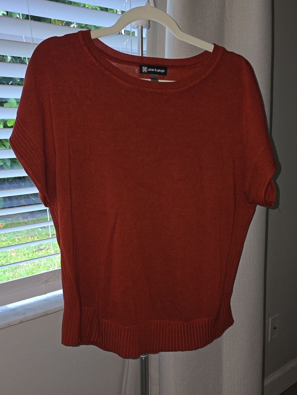 Cable & Gauge Rust Red Scoop Neck Short Sleeve Sweater